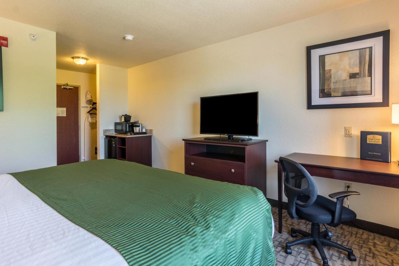Cobblestone Inn & Suites - Lakin ภายนอก รูปภาพ