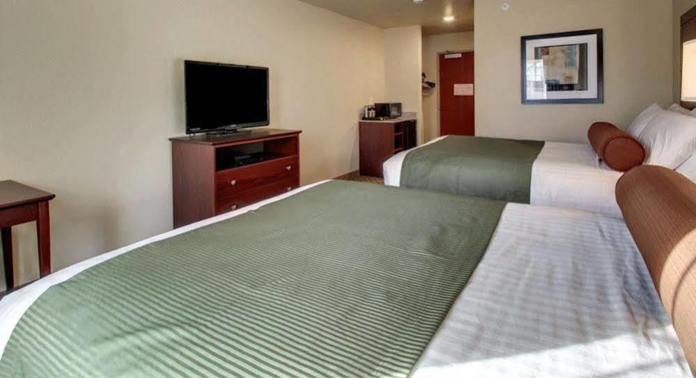Cobblestone Inn & Suites - Lakin ภายนอก รูปภาพ