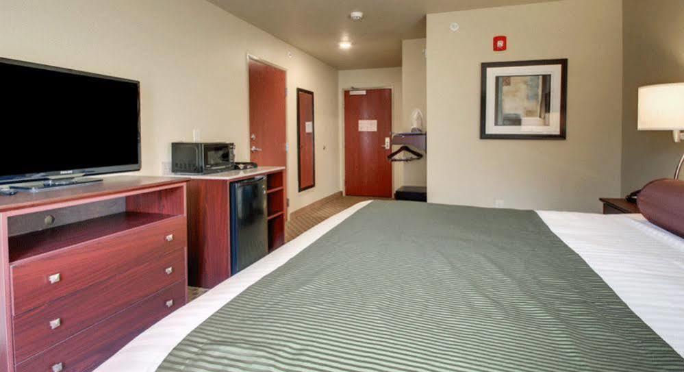 Cobblestone Inn & Suites - Lakin ภายนอก รูปภาพ