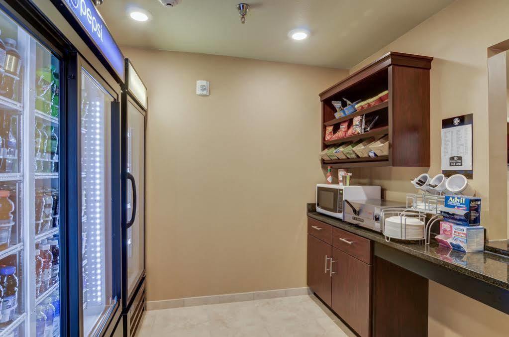 Cobblestone Inn & Suites - Lakin ภายนอก รูปภาพ