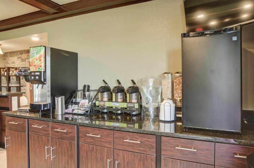 Cobblestone Inn & Suites - Lakin ภายนอก รูปภาพ