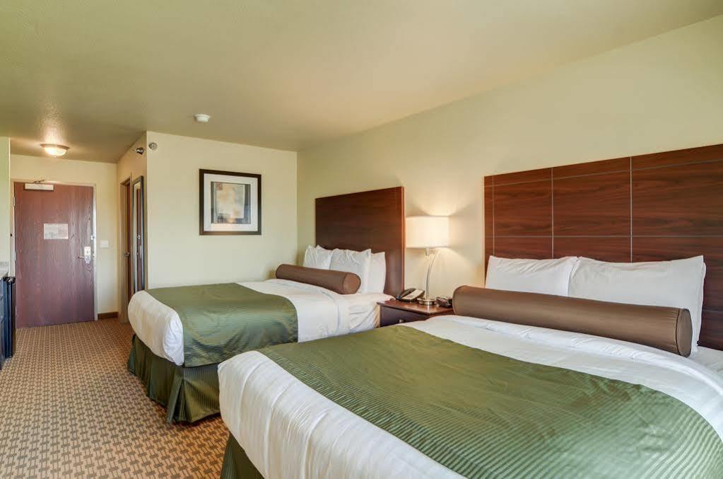 Cobblestone Inn & Suites - Lakin ภายนอก รูปภาพ