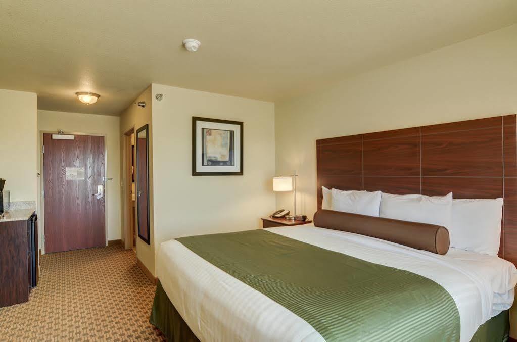 Cobblestone Inn & Suites - Lakin ภายนอก รูปภาพ
